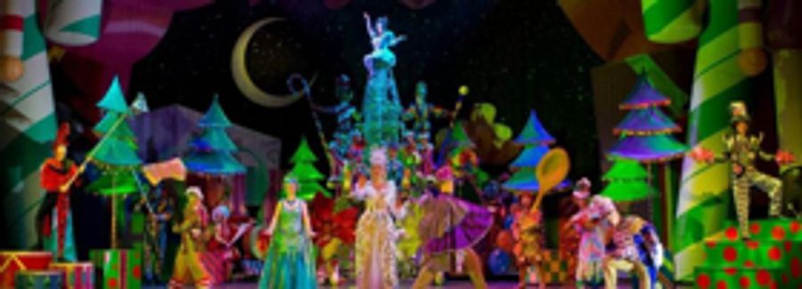 CIRQUE DREAMS HOLIDAZE Lights Up the Chicago Theatre Dec. 12 - 16 Image