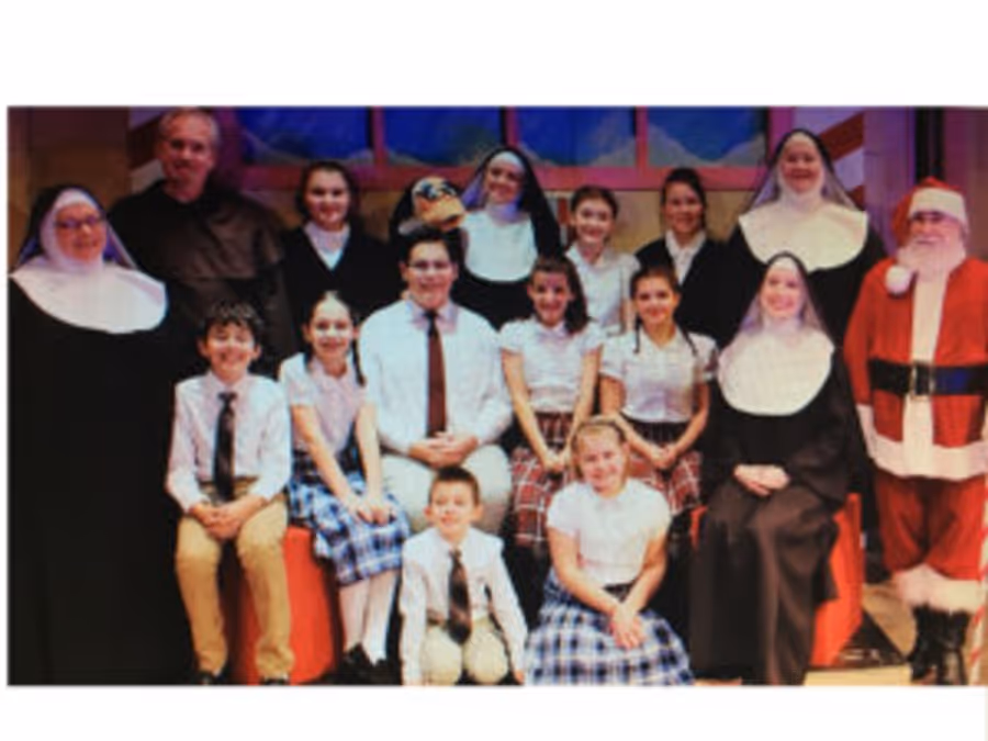 Review: NUNCRACKERS at Seven Angels Theatre Image