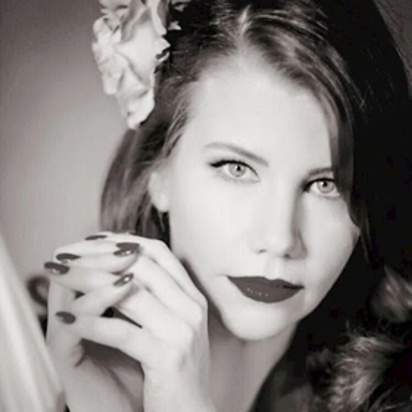 Linda Em Announces New LONDON IRISH EP, Previews WILD FIRE Single  Image