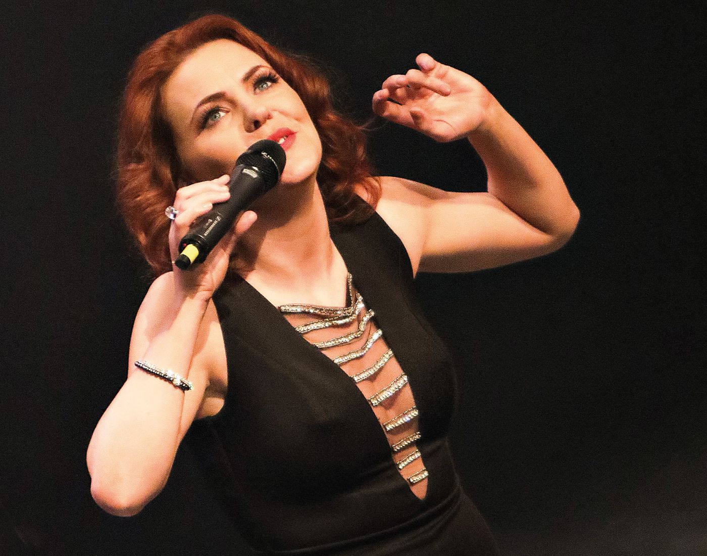 Review: RACHEL TUCKER, Shoreditch Town Hall Review: RACHEL TUCKER, Shoreditch Town Hall Image