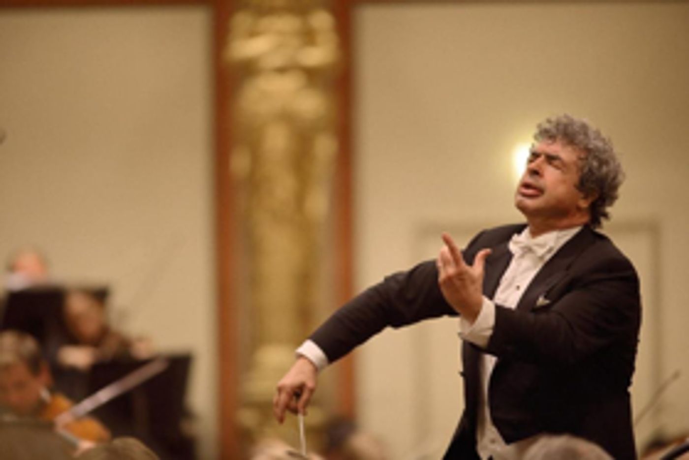 Semyon Bychkov Named Chief Conductor and Music Director of the Czech Philharmonic Starting in 2018-19 Season  Image