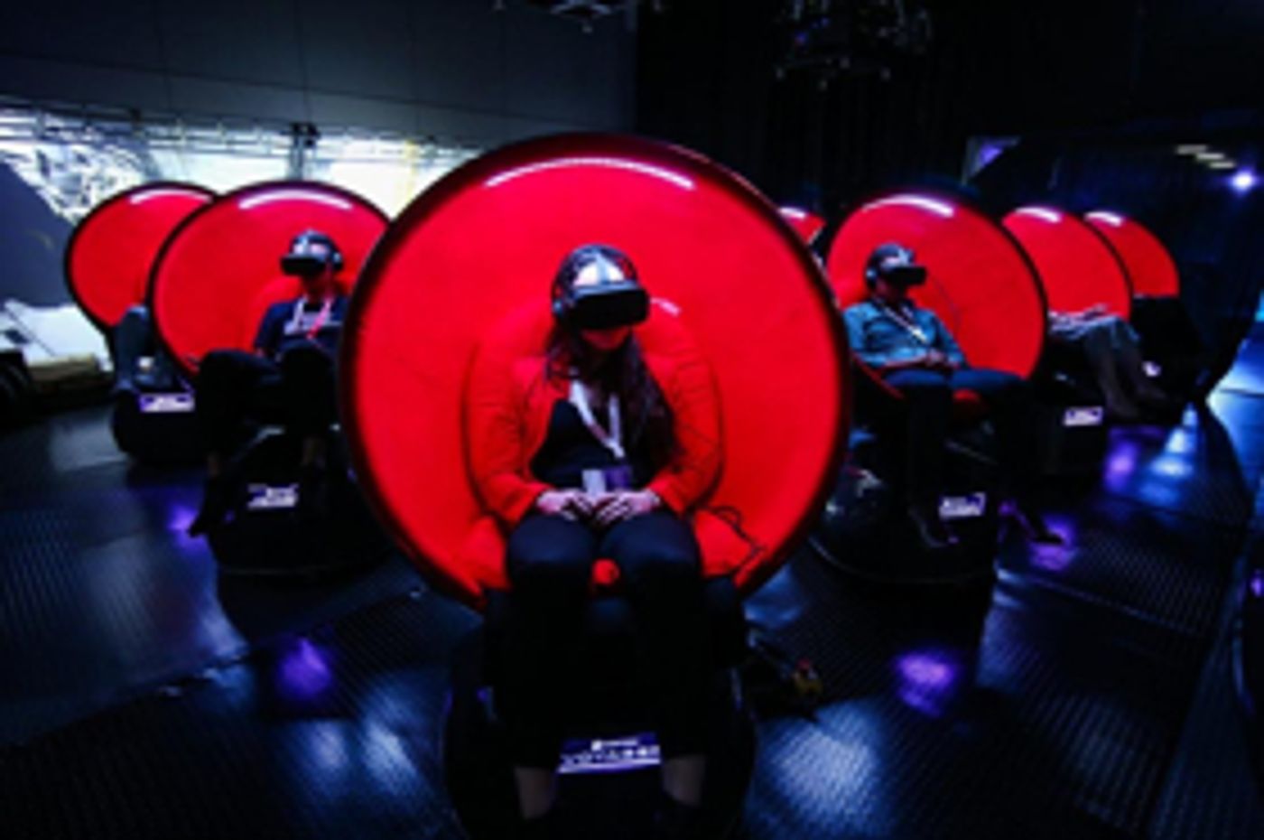 New VR Comedy Short SHADY FRIEND Stars Minka Kelly, 'Weird Al' Yankovic New VR Comedy Short SHADY FRIEND Stars Minka Kelly, 'Weird Al' Yankovic Image