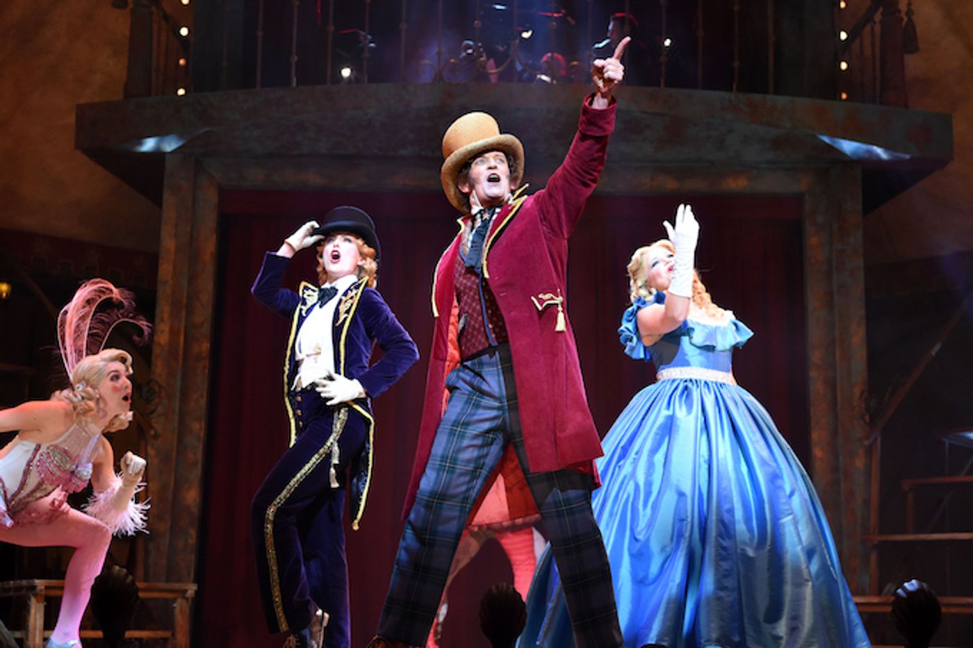 Review Roundup: What Did Critics Think of BARNUM at Comedy Theatre?  Image