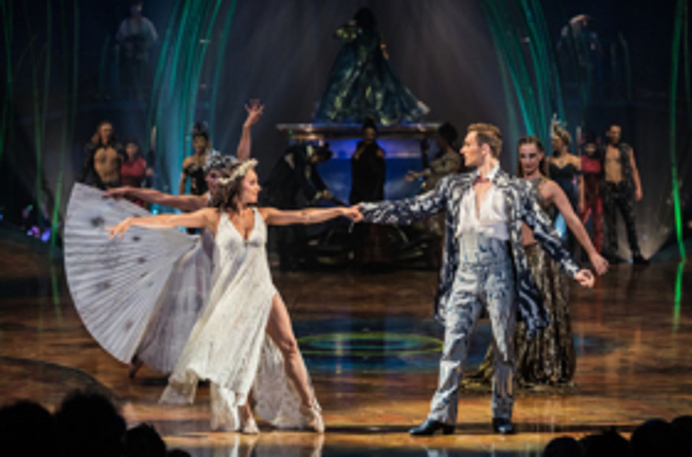 Review: Cirque du Soleil AMALUNA Storytellers Fly Through the Air with the Greatest of Ease and Incredible Skill  Image