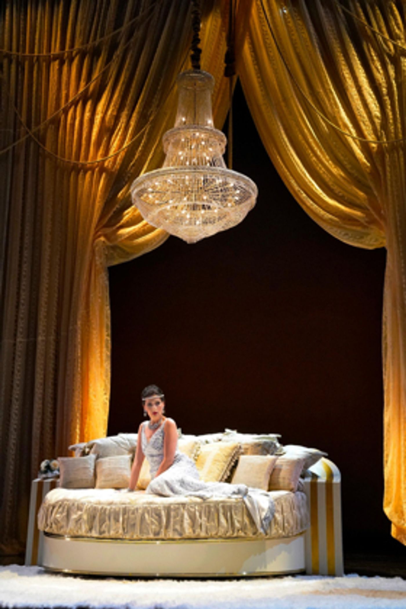 LA Opera Presents LA TRAVIATA LA Opera Presents LA TRAVIATA Image