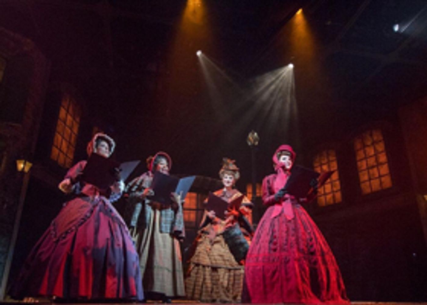 Review: Lyric's A CHRISTMAS CAROL Brings Holiday Magic to Life on its Plaza Stage Review: Lyric's A CHRISTMAS CAROL Brings Holiday Magic to Life on its Plaza Stage Image