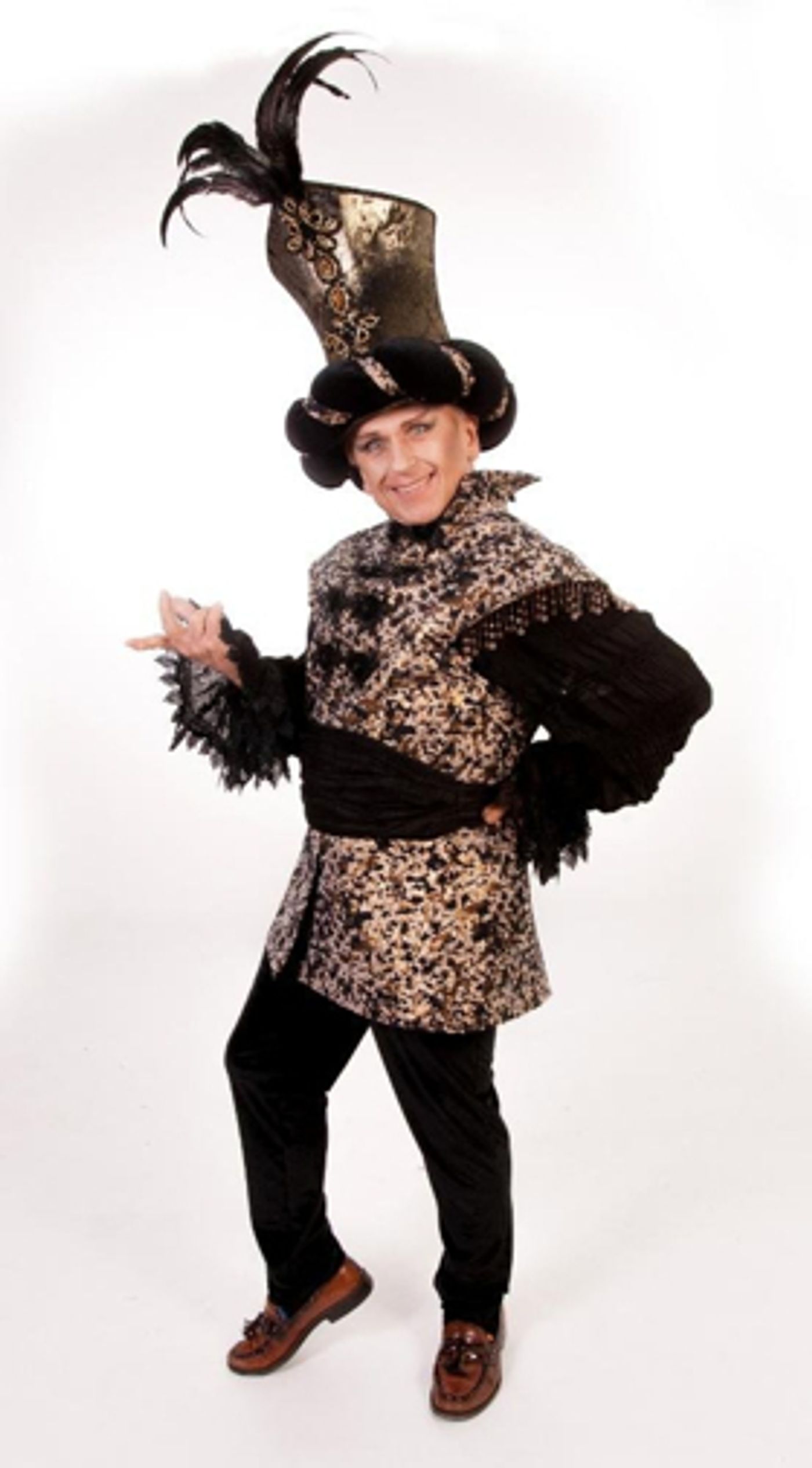 Wayne Sleep Dances Into Cambridge For This Year¹s Family Pantomime ALADDIN  Image