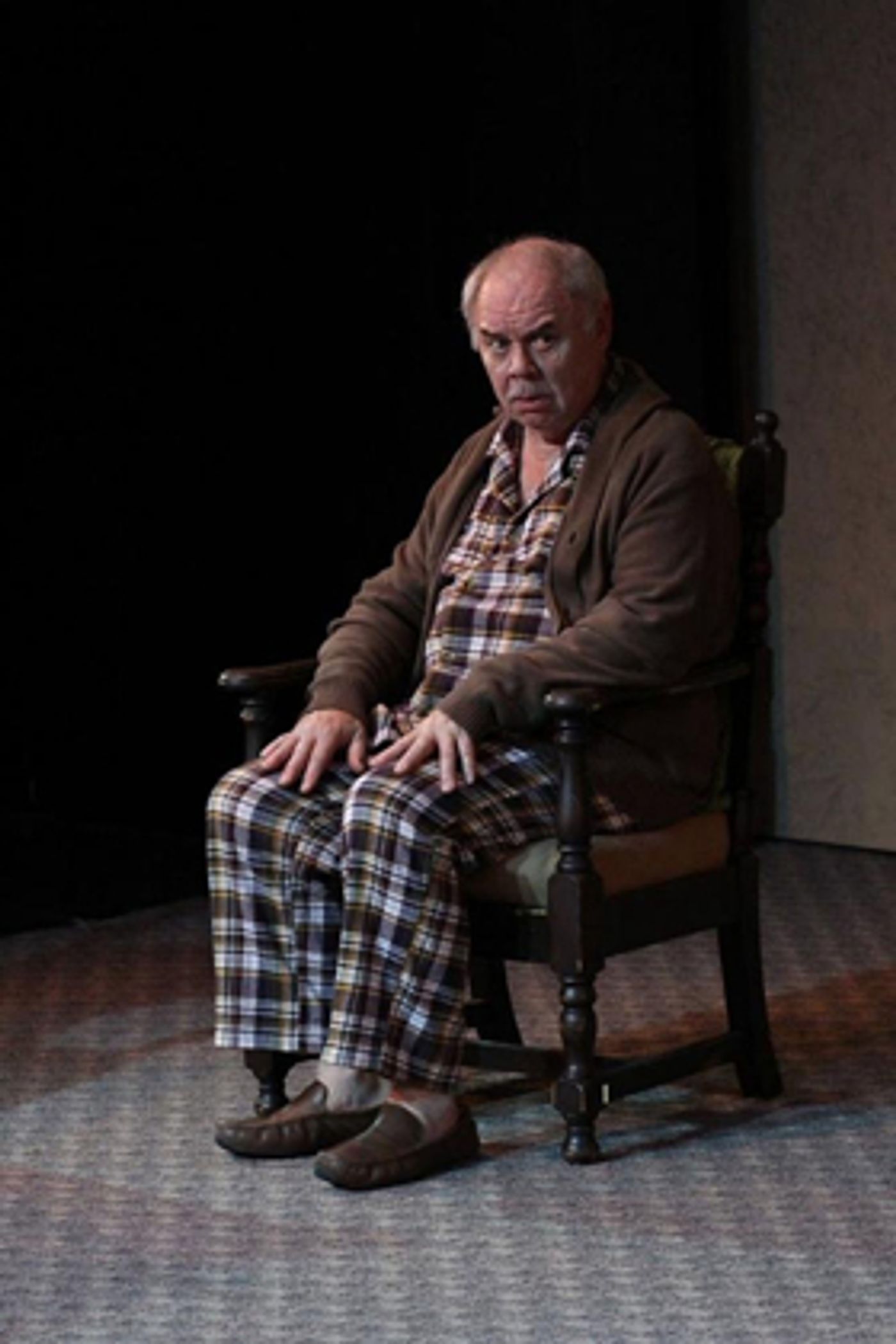 Review: THE FATHER - Prospective Shifting Production Review: THE FATHER - Prospective Shifting Production Image