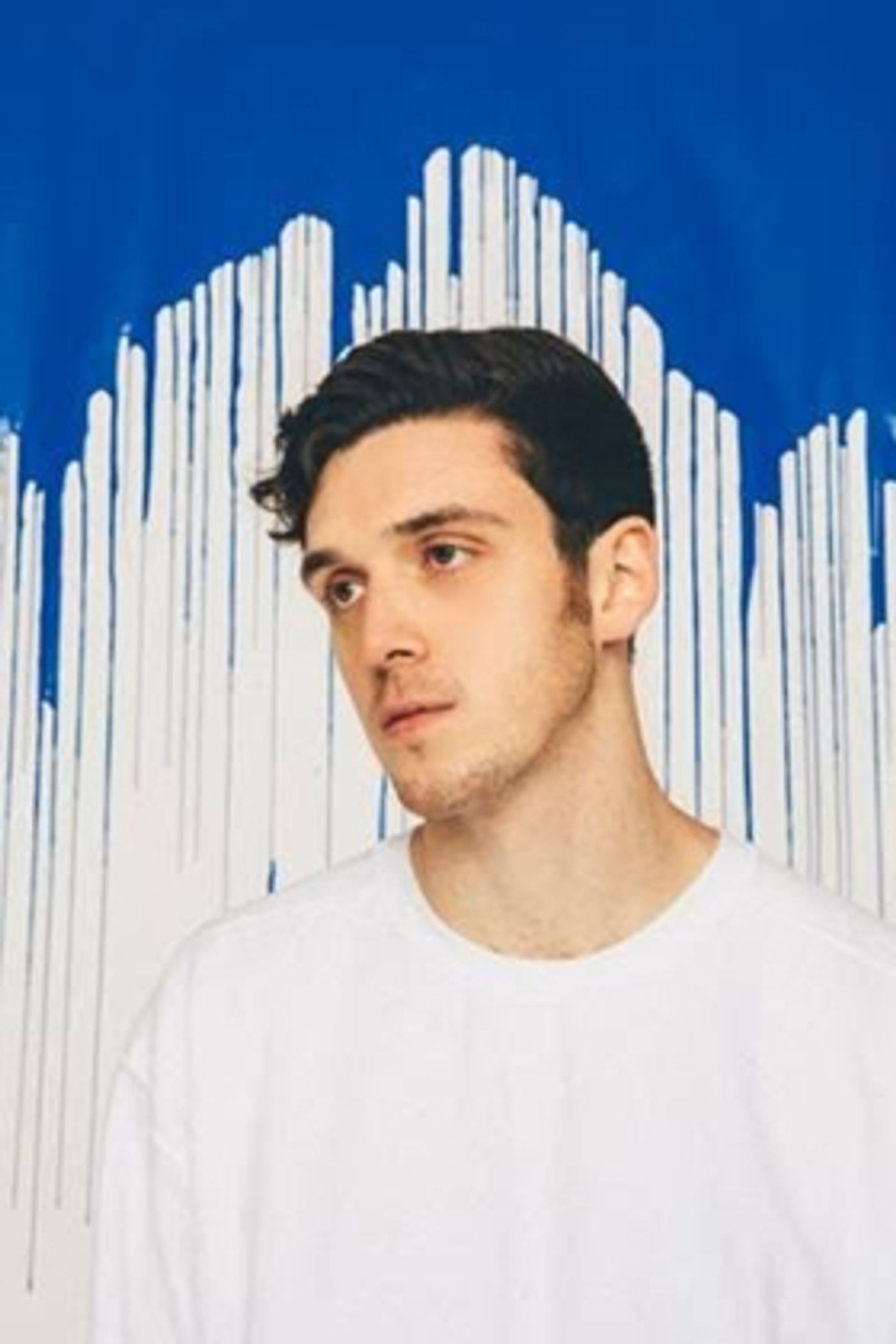 Lauv Releases Brand New Single CHASING FIRE, Follow Up To Platinum Hit I LIKE ME BETTER  Image