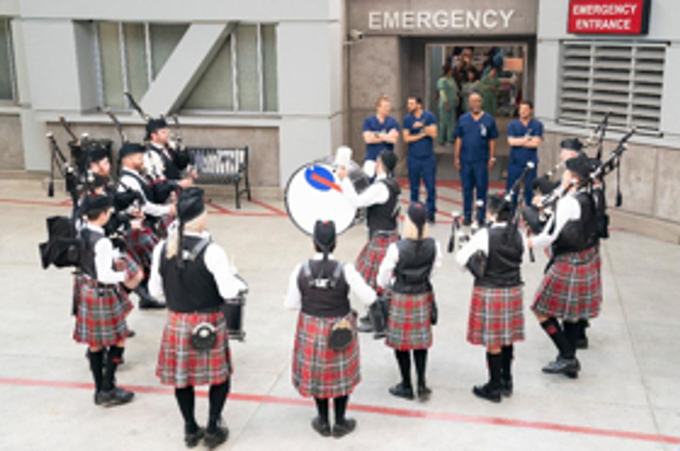 BWW Recap: A Compelling Episode of GREY'S ANATOMY...And There Are Also Bagpipes!  Image