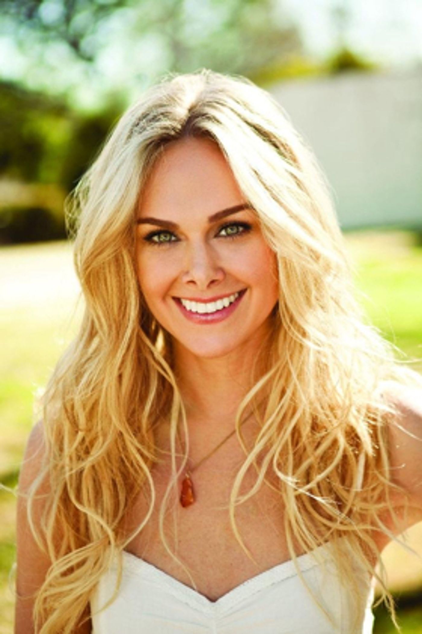 Interview: Laura Bell Bundy Talks Charity in Reprise 2's SWEET CHARITY  Image
