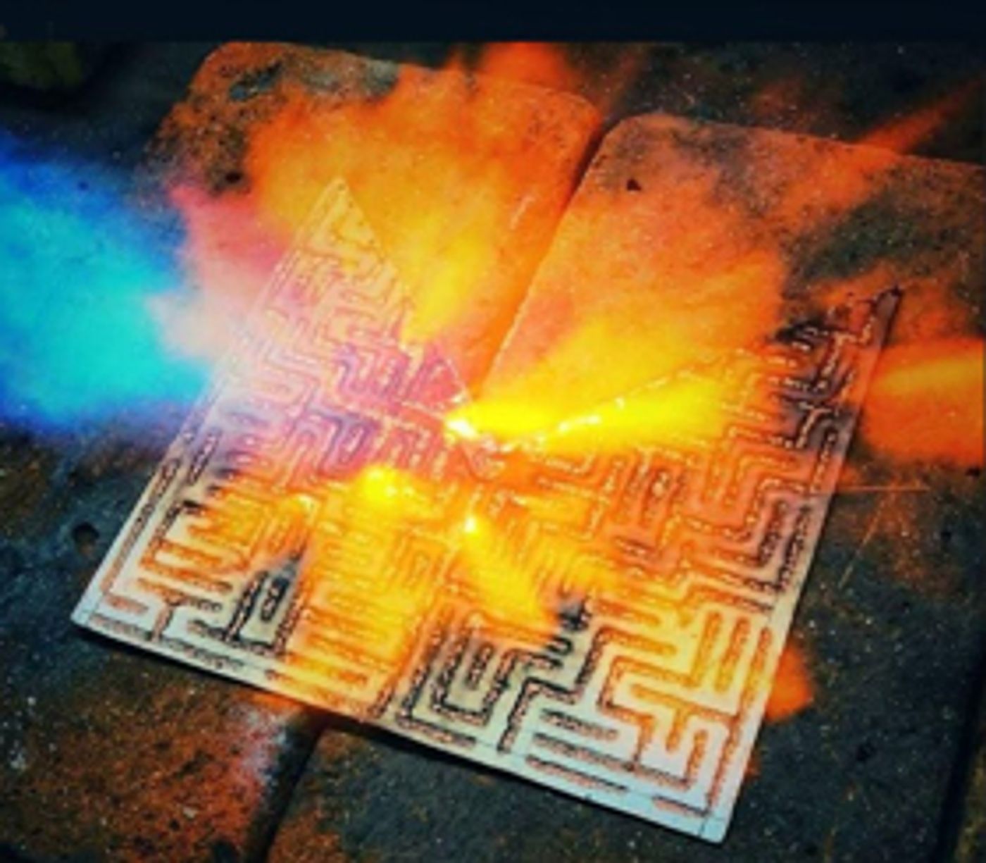 Alumnos de la Escuela de Artesanías compartirán la muestra Al rojo rojo con la comunidad de la EIA núm. 2 Alumnos de la Escuela de Artesanías compartirán la muestra Al rojo rojo con la comunidad de la EIA núm. 2 Image