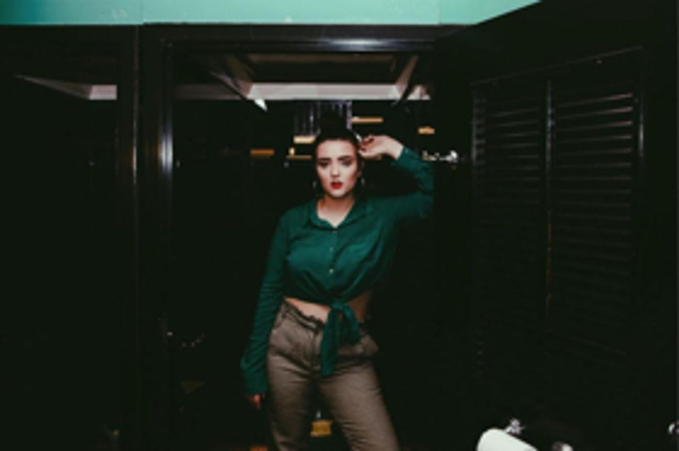 Dearly Premieres Debut Single 'Get With You Alone'  Image