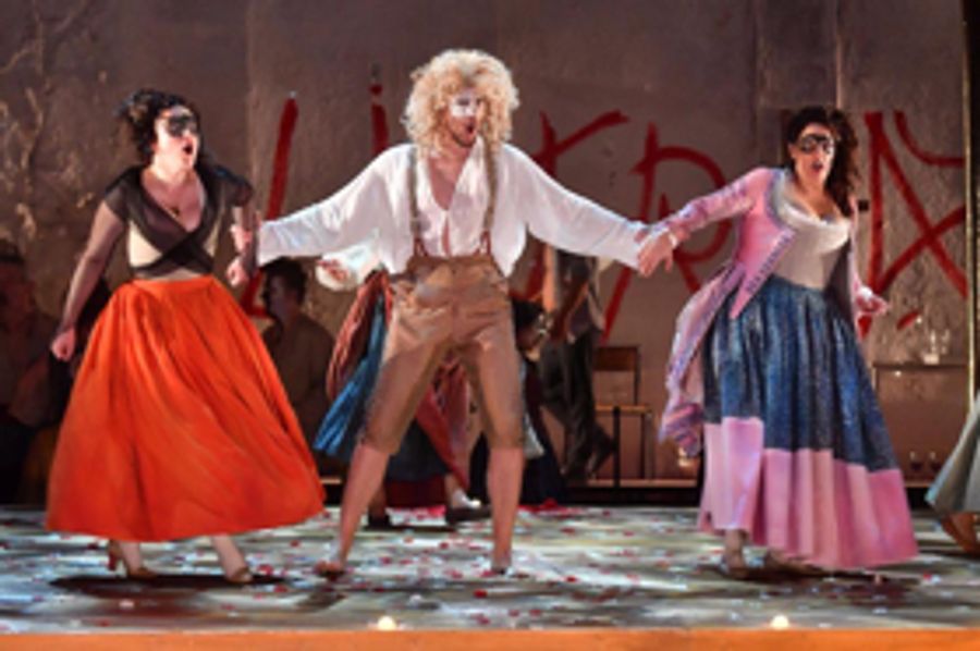 Le Premier Opera de la Saison DON GIOVANNI Frappe a la Porte du Grand Theatre Image