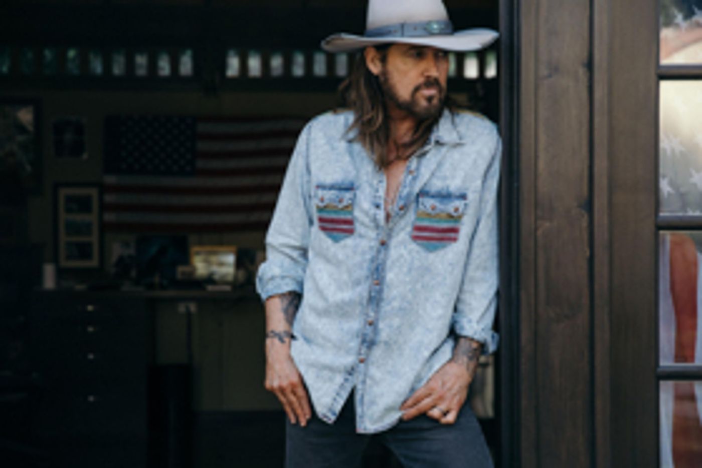 Billy Ray Cyrus to Perform On THE LATE LATE SHOW WITH JAMES CORDEN Tonight Billy Ray Cyrus to Perform On THE LATE LATE SHOW WITH JAMES CORDEN Tonight Image