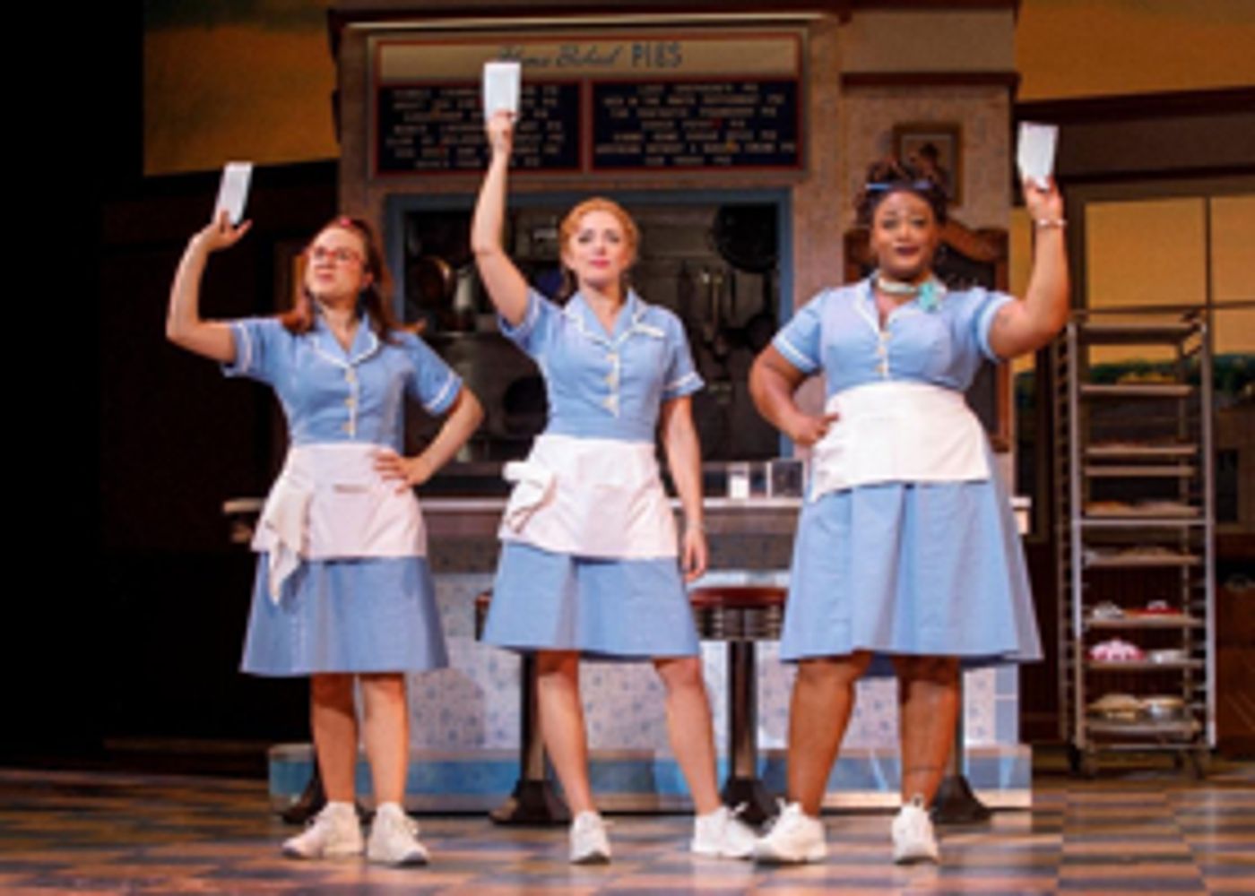 Interview: Lenne Klingaman is Dawn in National Tour of WAITRESS Interview: Lenne Klingaman is Dawn in National Tour of WAITRESS Image