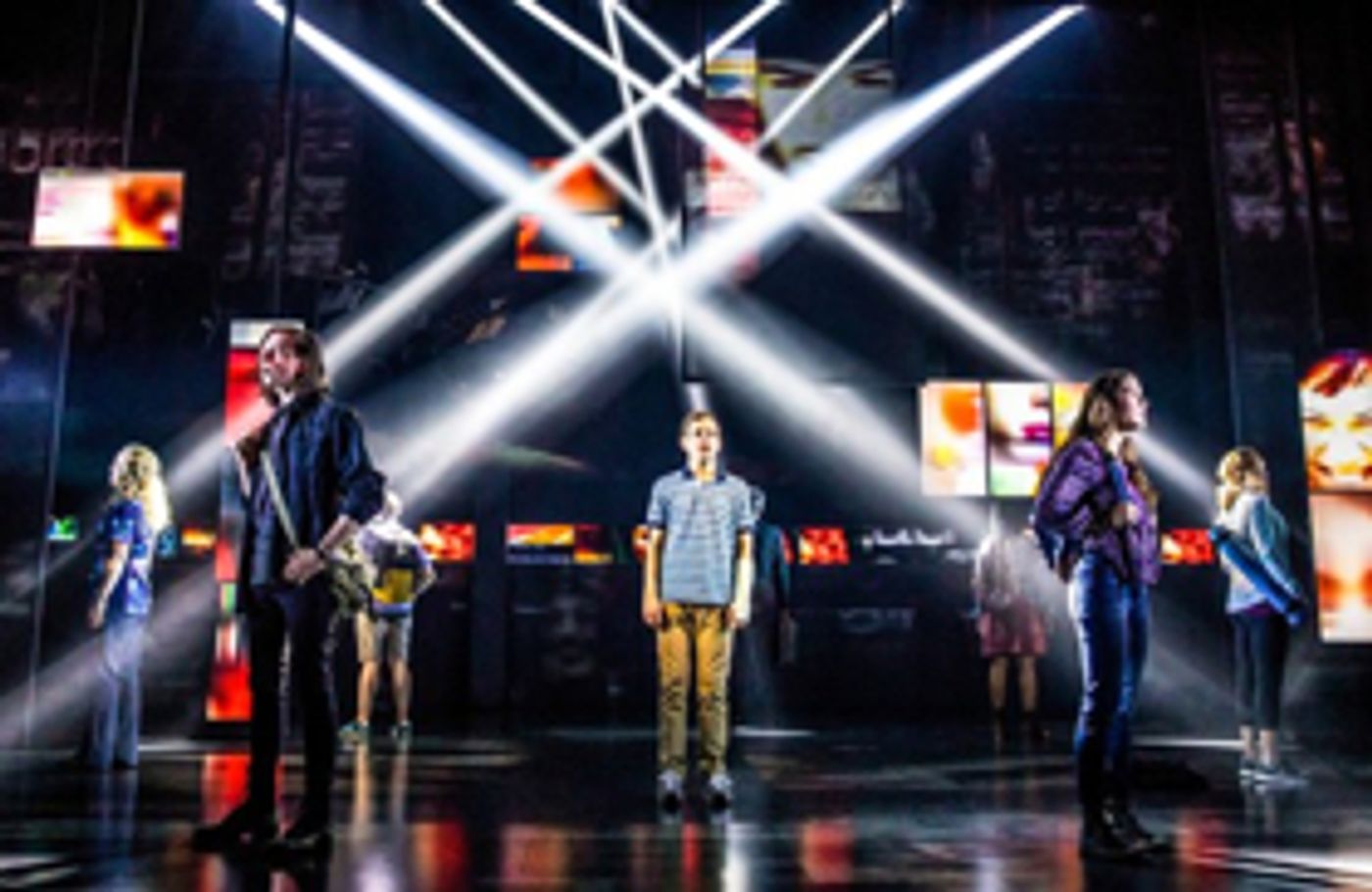 DEAR EVAN HANSEN to Wave at the West End in 2019!  Image