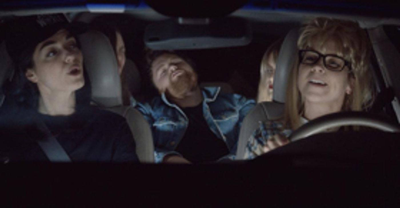 Laura Jane Grace & the Devouring Mothers Release 'I Hate Chicago' Music Video  Image