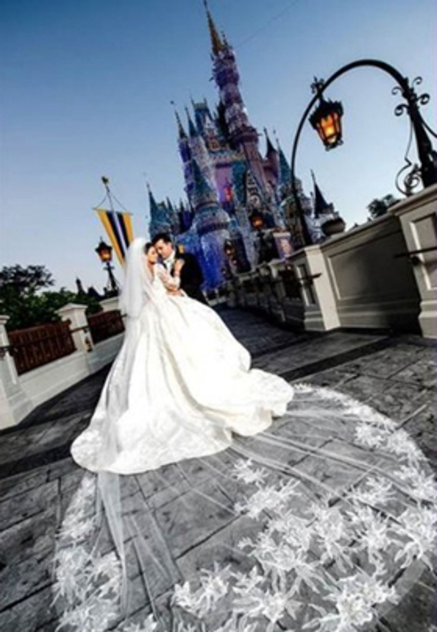 Watch The Tenors Serenade Lucky Couple on DISNEY'S FAIRY TALE WEDDINGS: HOLIDAY MAGIC  Image