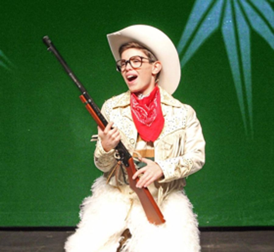 Starry A CHRISTMAS STORY Starts Tonight at Patchogue Theatre Image