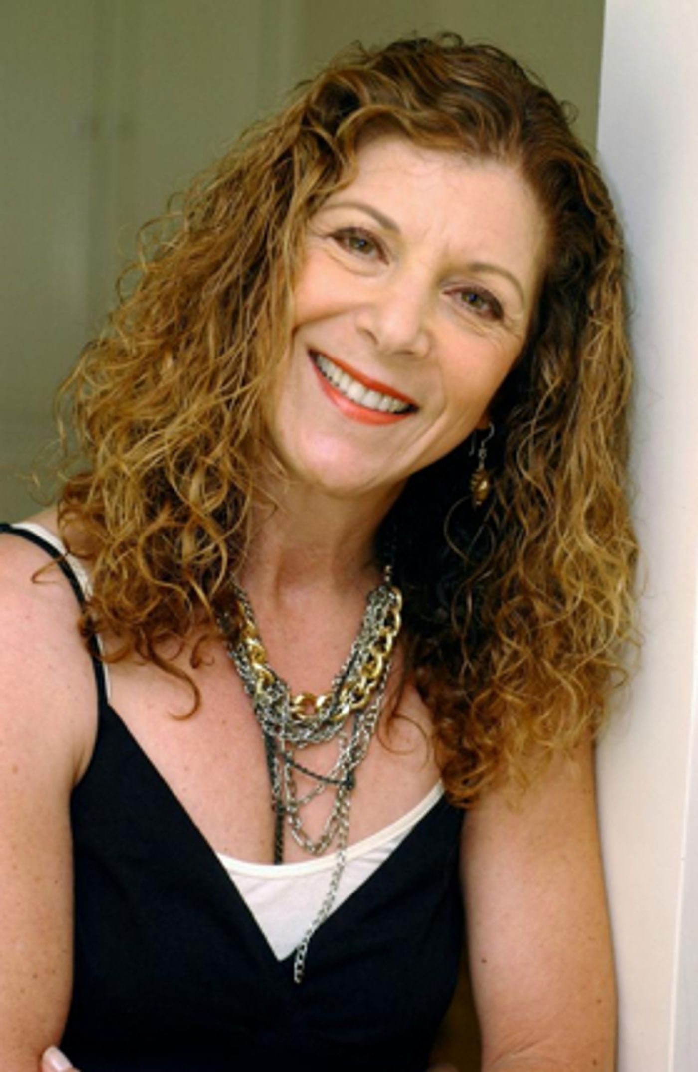 Playwright Wendy Graf Named Gold Medallion Winner by Moss Hart & Kitty Carlisle Hart New Play Initiative Playwright Wendy Graf Named Gold Medallion Winner by Moss Hart & Kitty Carlisle Hart New Play Initiative Image