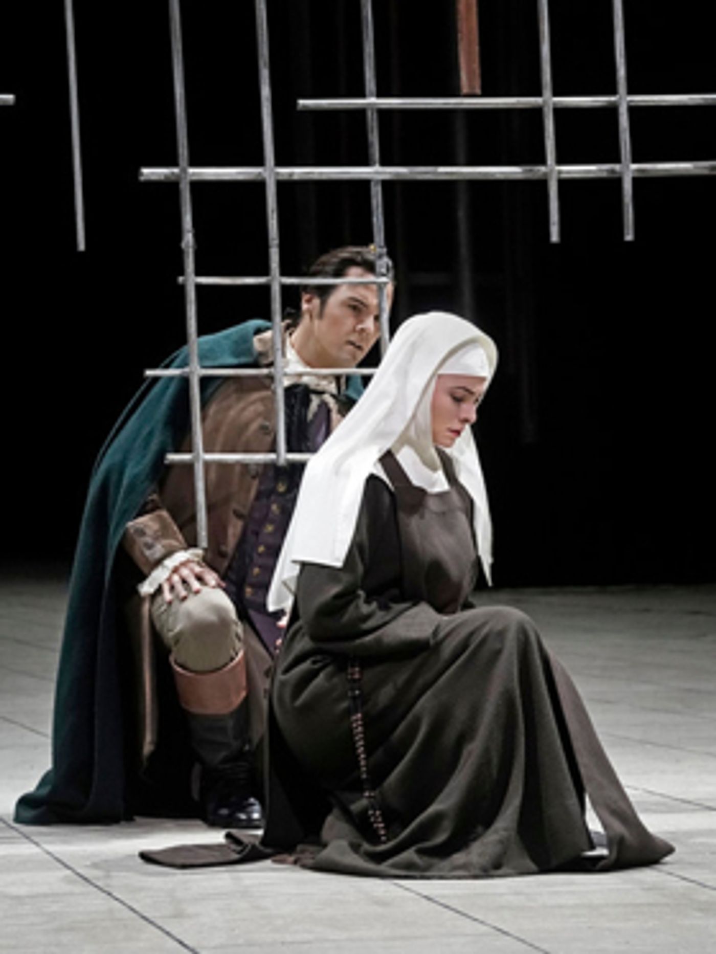 Review: Leonard Is CARMELITES' Soft Center in Met's Brilliant Production  Image