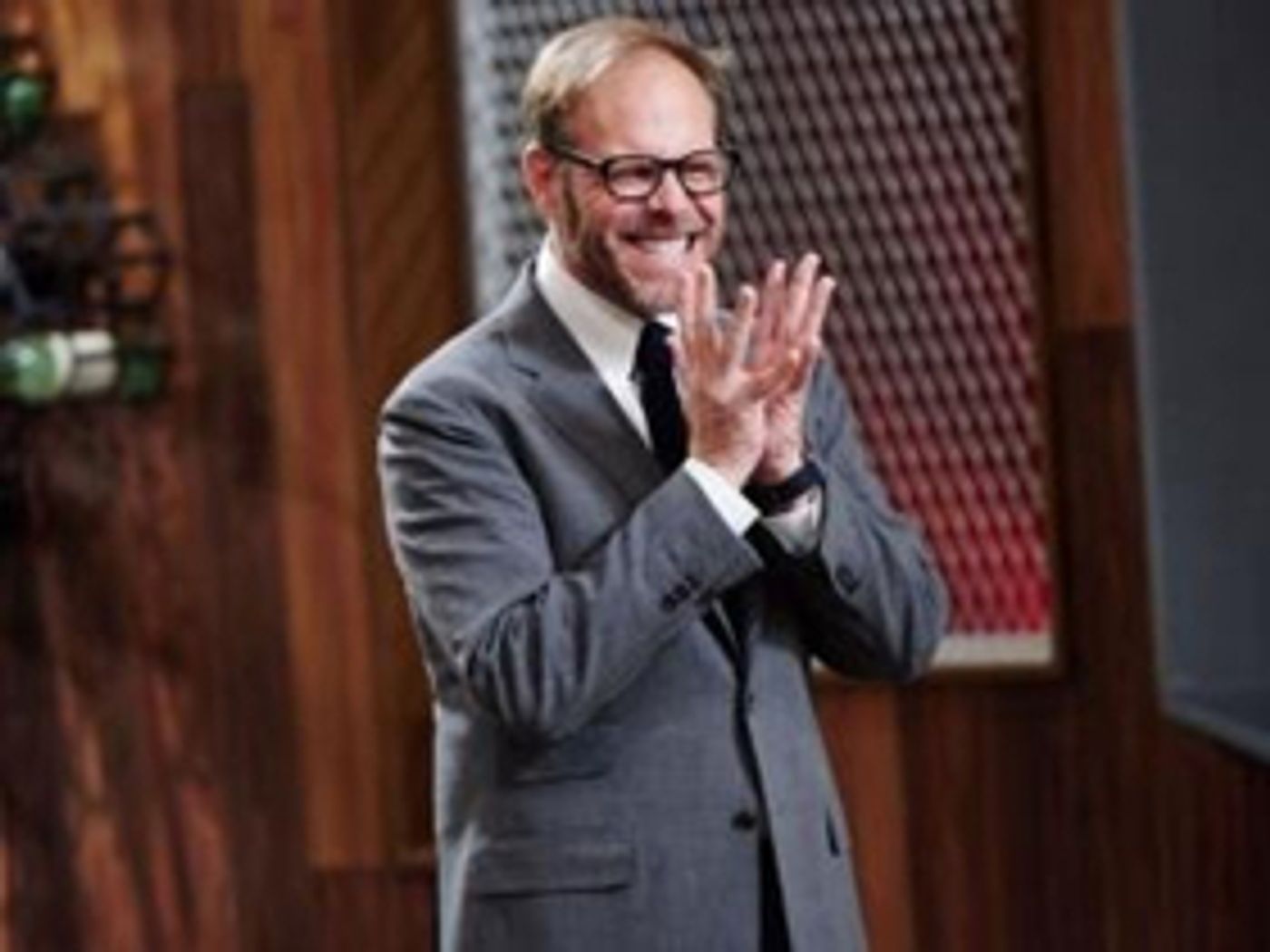 Alton Brown Narrates New Food Network Series RIDICULOUS CAKES, 1/1 Alton Brown Narrates New Food Network Series RIDICULOUS CAKES, 1/1 Image