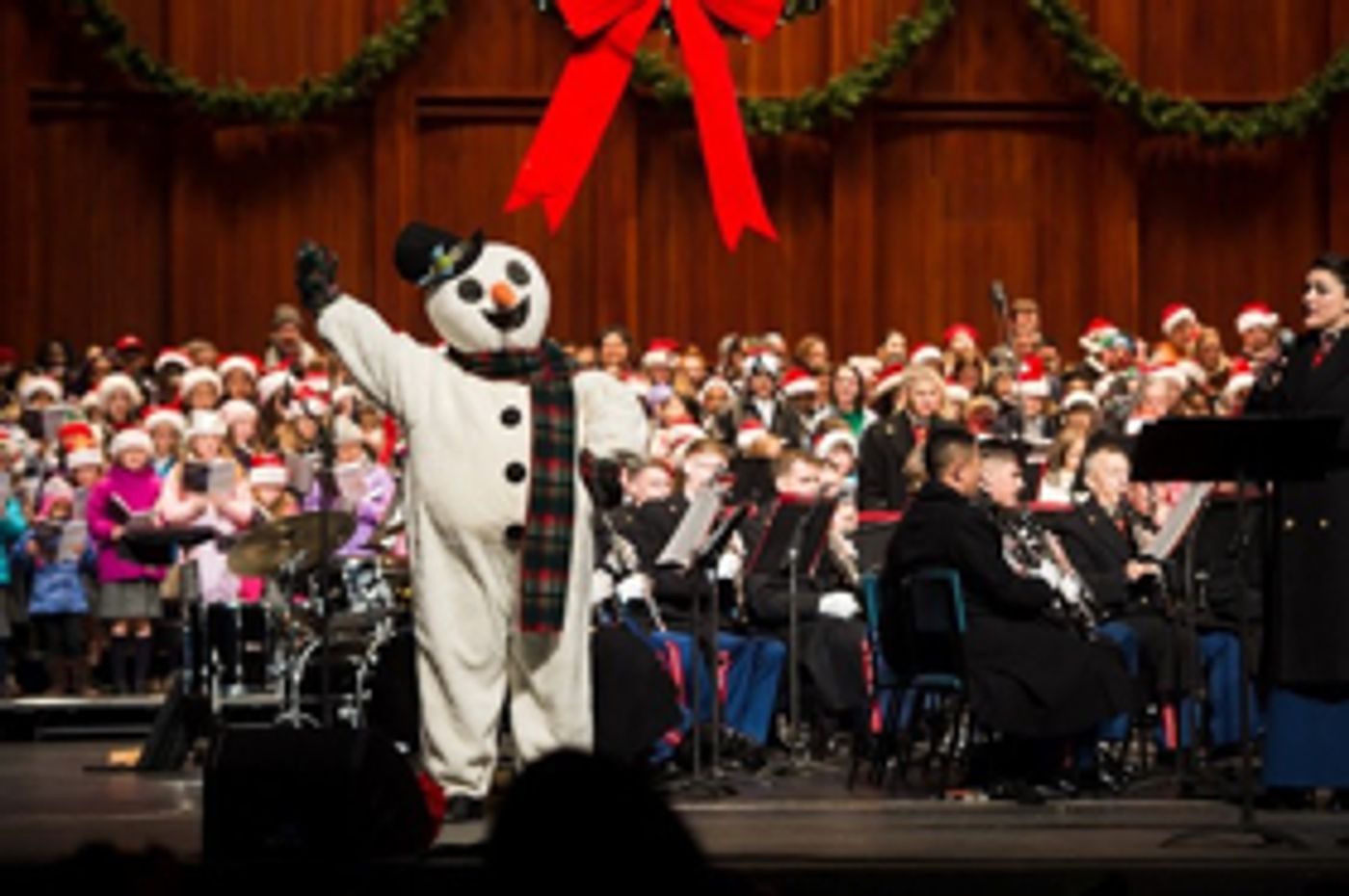 Annual HOLIDAY SING-A-LONG Returns to Wolf Trap This Weekend Annual HOLIDAY SING-A-LONG Returns to Wolf Trap This Weekend Image