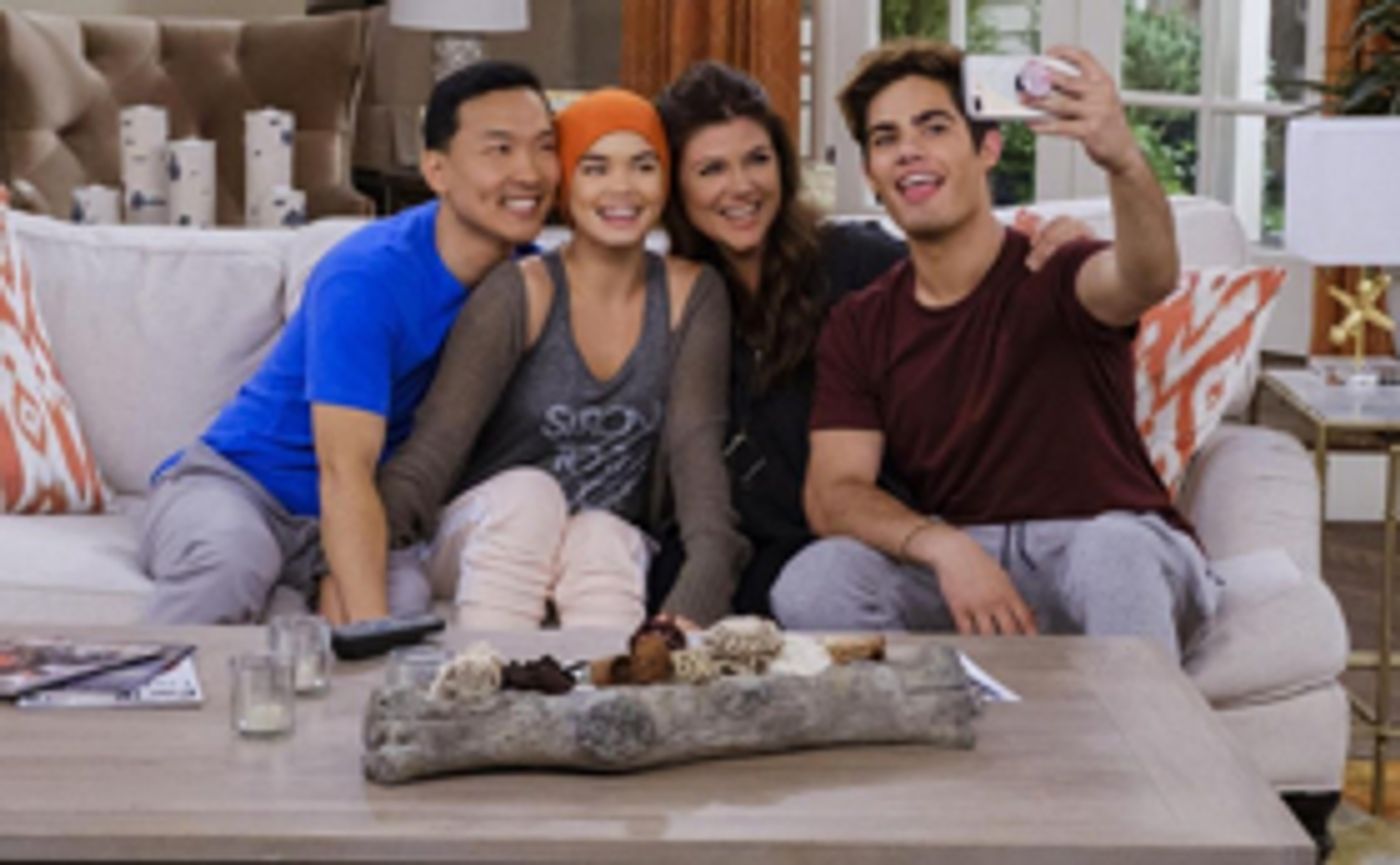 New Netflix Series ALEXA & KATIE to Represent Teenage Cancer Patients  Image