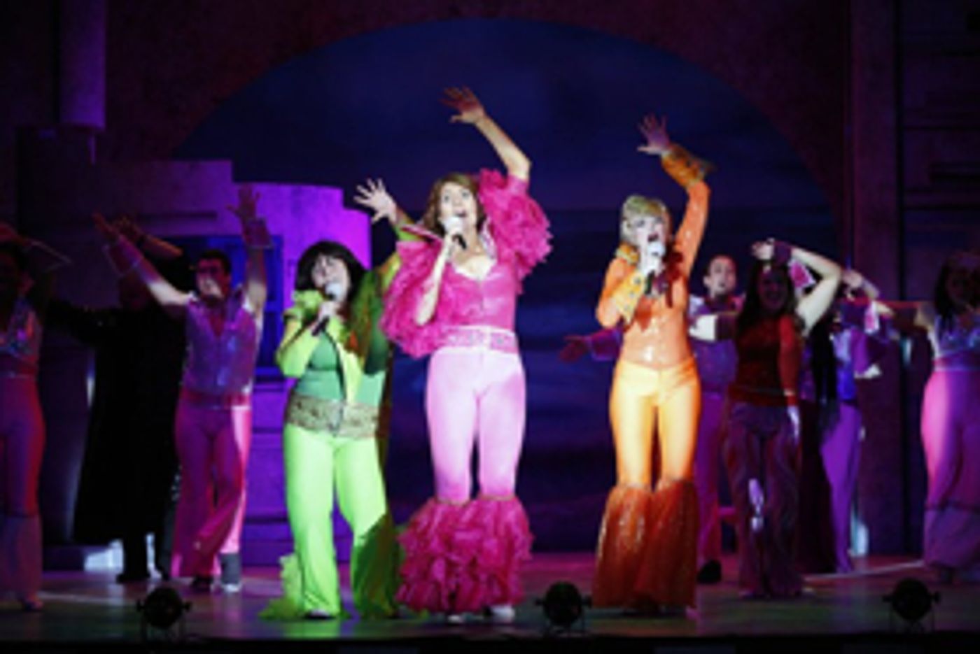 Review: MAMMA MIA Proves A Super Trouper in Regional Premiere at Riverside Center  Image