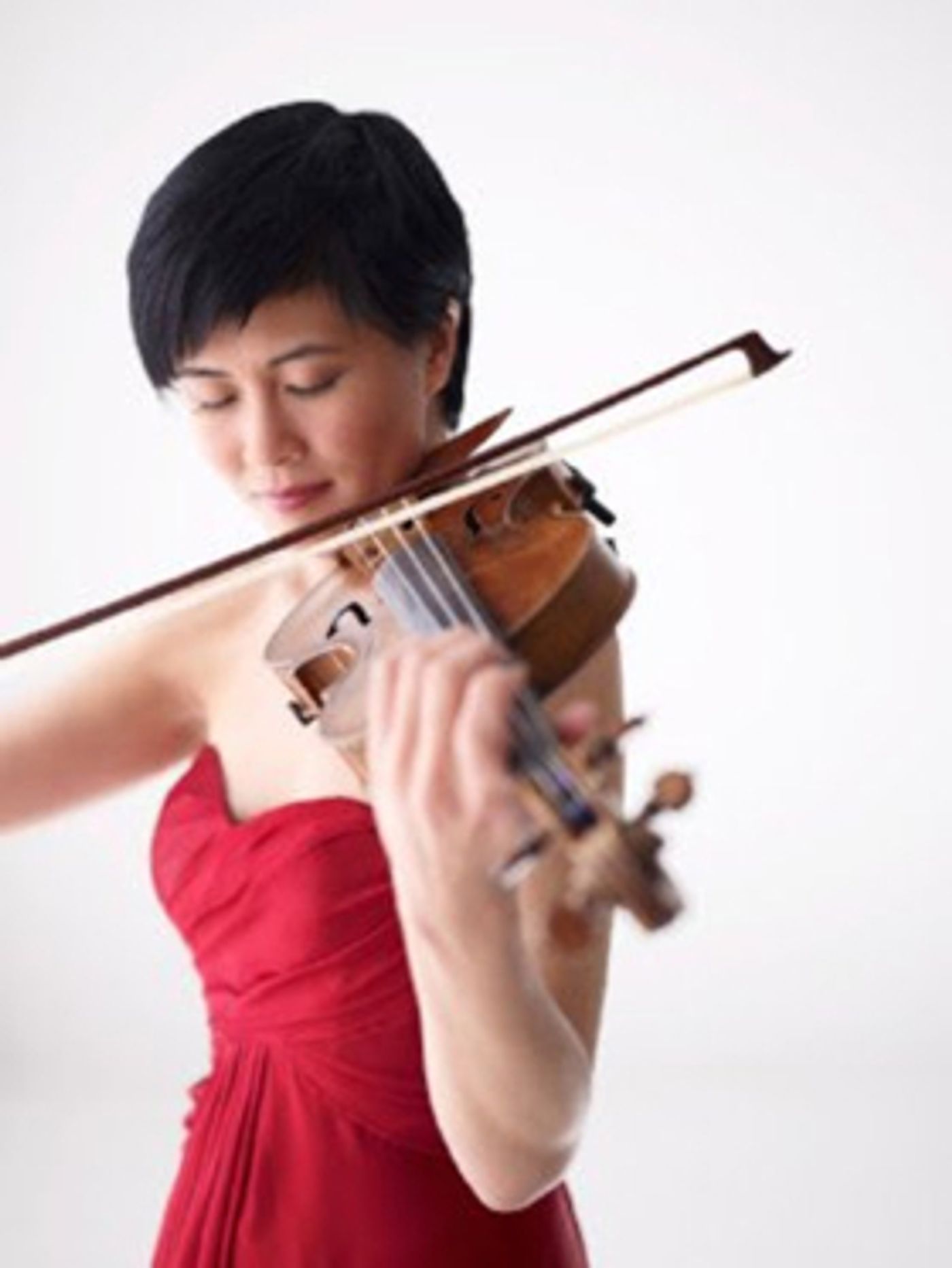 Violinist Jennifer Koh Opens 18-19 Artist Series at Music Institute of Chicago Violinist Jennifer Koh Opens 18-19 Artist Series at Music Institute of Chicago Image