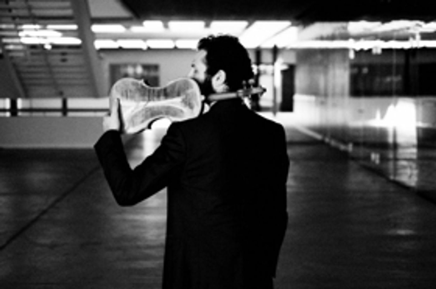 Russian Violin Sensation Ilya Gringolts To Make ACO Debut With Vivaldi, Paganini & Bartók  Image