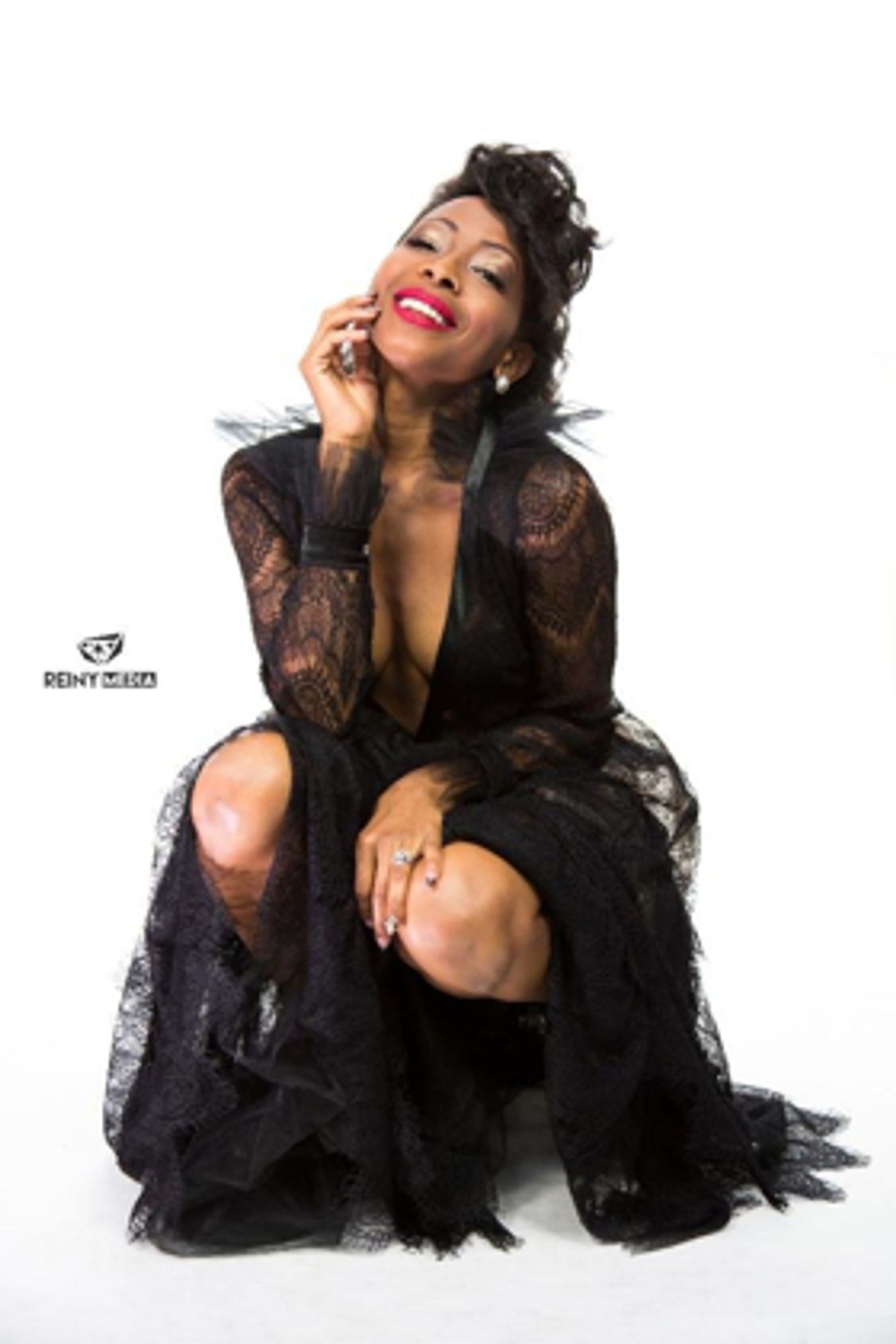 International Diva N'Kenge to Grace Miss Germany Stage International Diva N'Kenge to Grace Miss Germany Stage Image