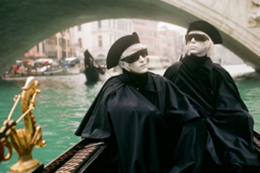 Drab Majesty Announces New Album 'Modern Mirror' Image