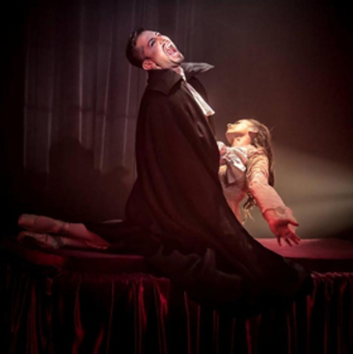DRACULA Continues Tonight At Roxey Ballet Image