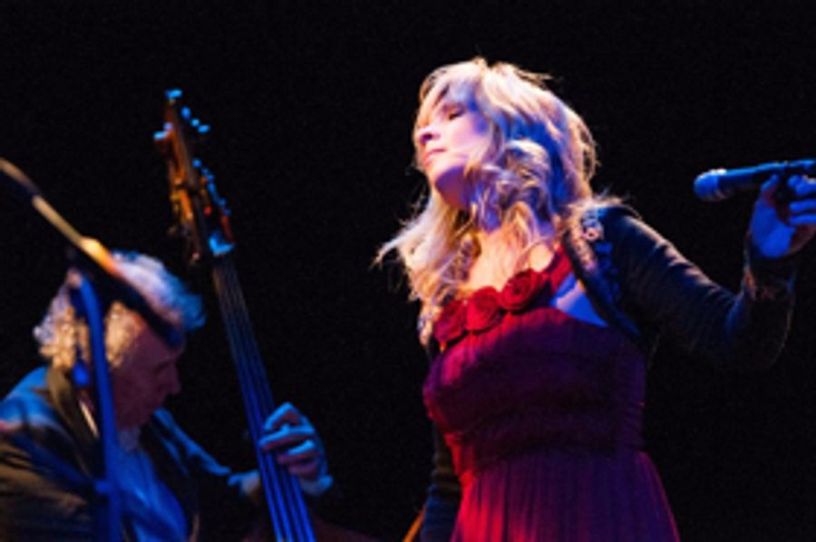 Cincinnati Folk Duo Returns with AN ACOUSTIC CHRISTMAS WITH OVER THE RHINE Image