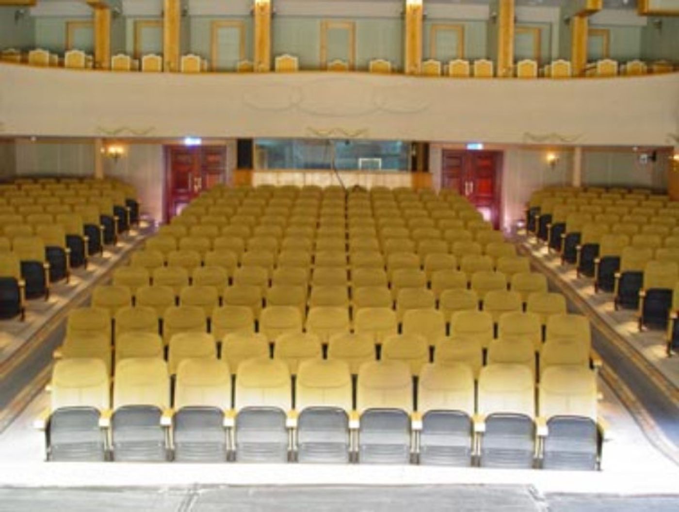 MAHMOUD DARWISH & KONOUZ ENSEMBLE Comes To El Gomhouria Theatre 12/13  Image