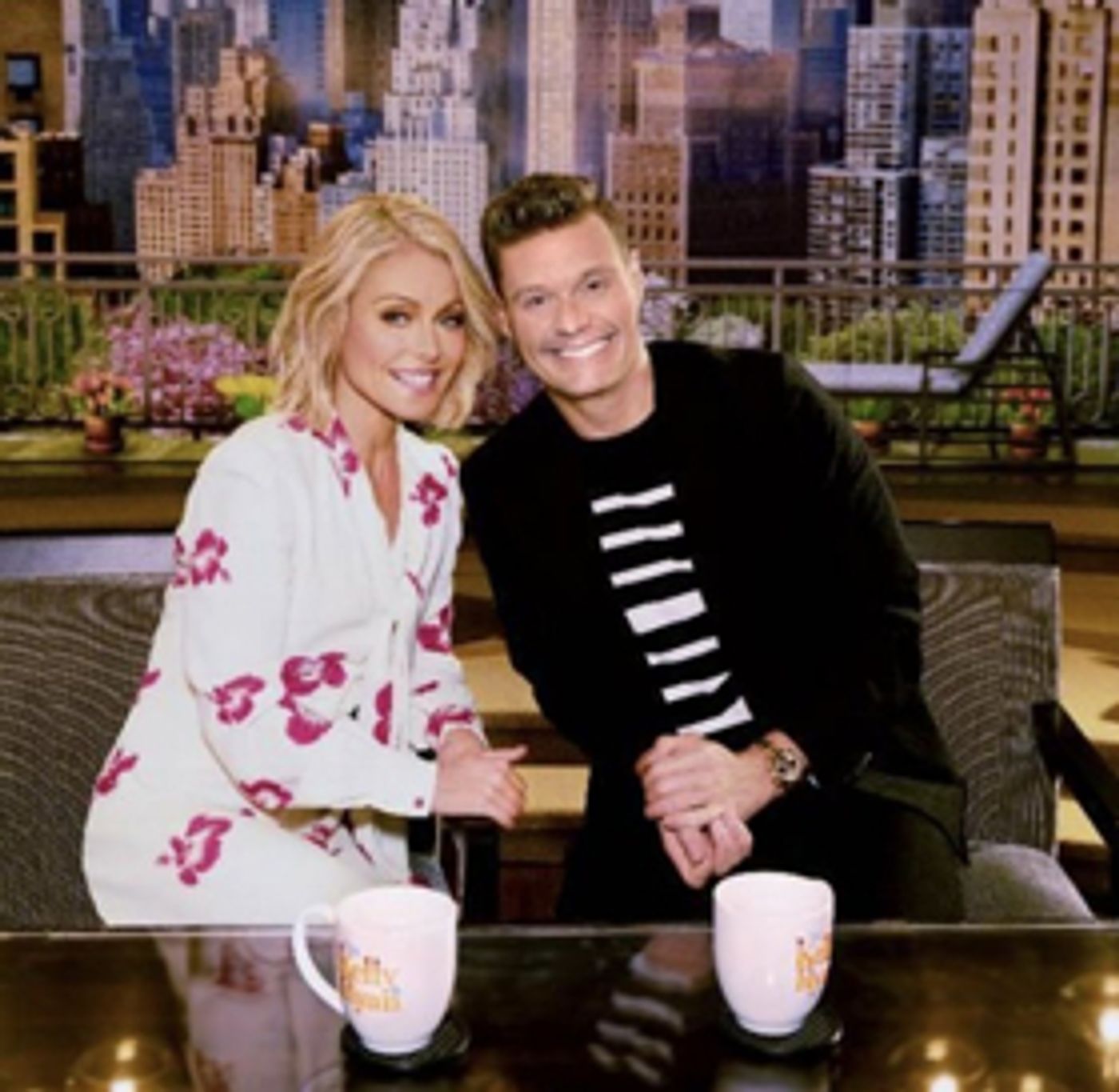 LIVE WITH KELLY AND RYAN Kicks Off 31st Season with 'LIVEtember' LIVE WITH KELLY AND RYAN Kicks Off 31st Season with 'LIVEtember' Image