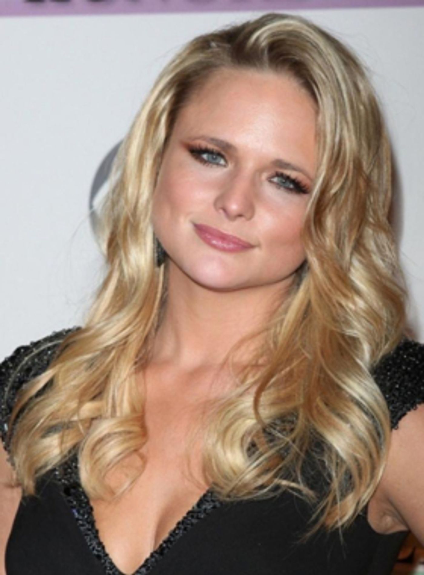 Miranda Lambert Will Release KEEPER OF THE FLAME April 16 via Country Radio  Image