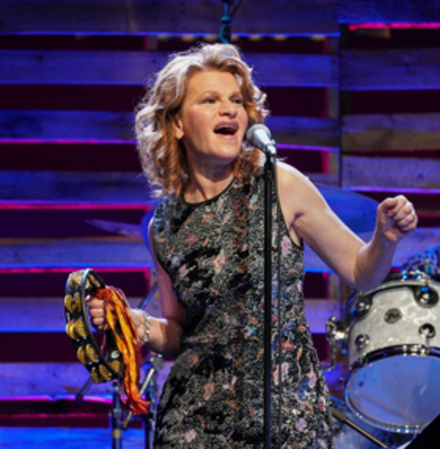 Review: Sandra Bernhard Brings Her Own Brand of SANDEMONIUM to The Sorting Room at the Wallis  Image