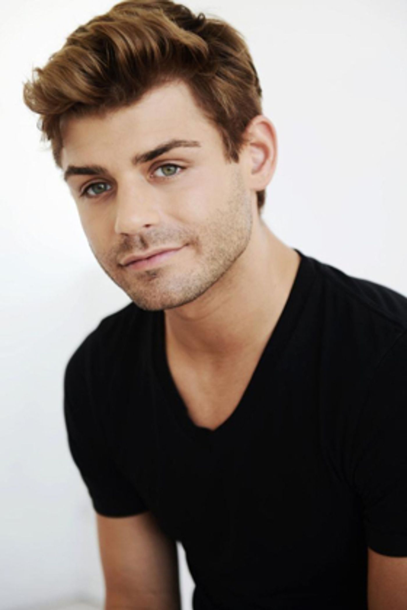 Garrett Clayton Brings IT TAKES THREE to Feinstein's at the Nikko Garrett Clayton Brings IT TAKES THREE to Feinstein's at the Nikko Image