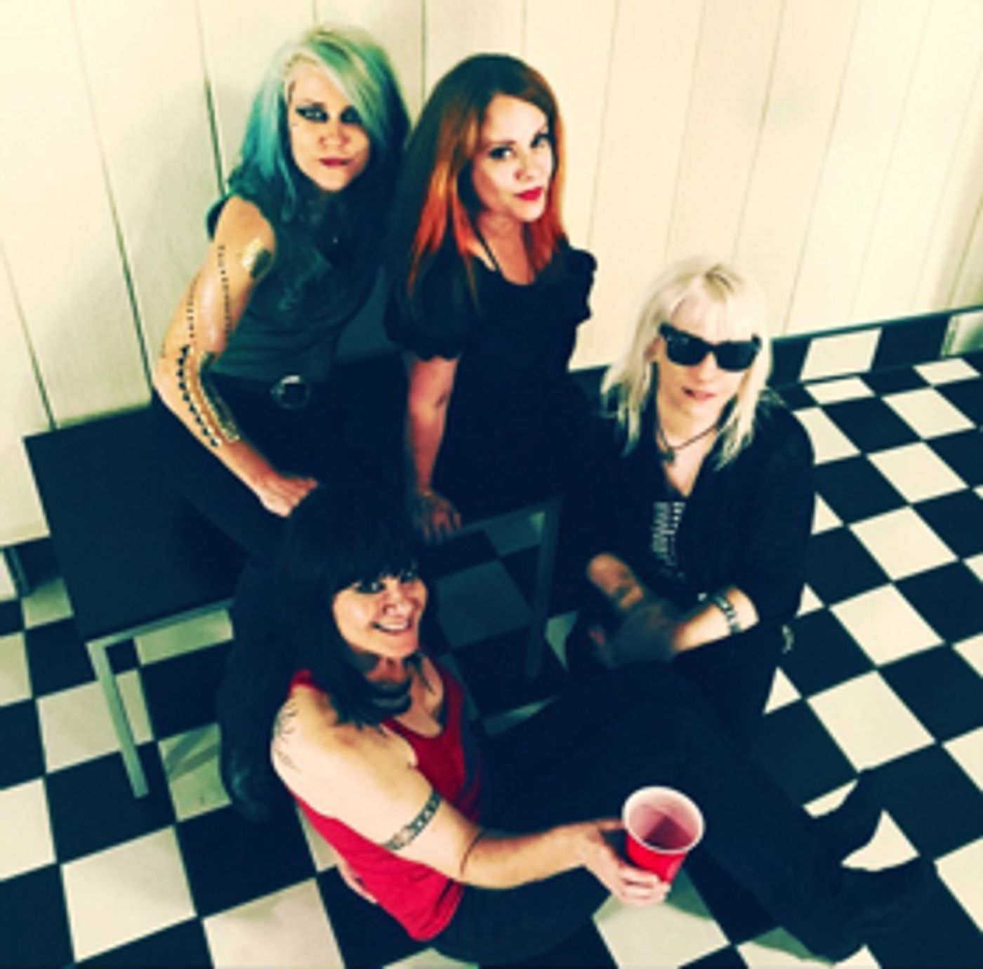 L7 Announce 1st Full-Length Album In 20 Years, PledgeMusic Campaign Launches Today + World Tour  Image