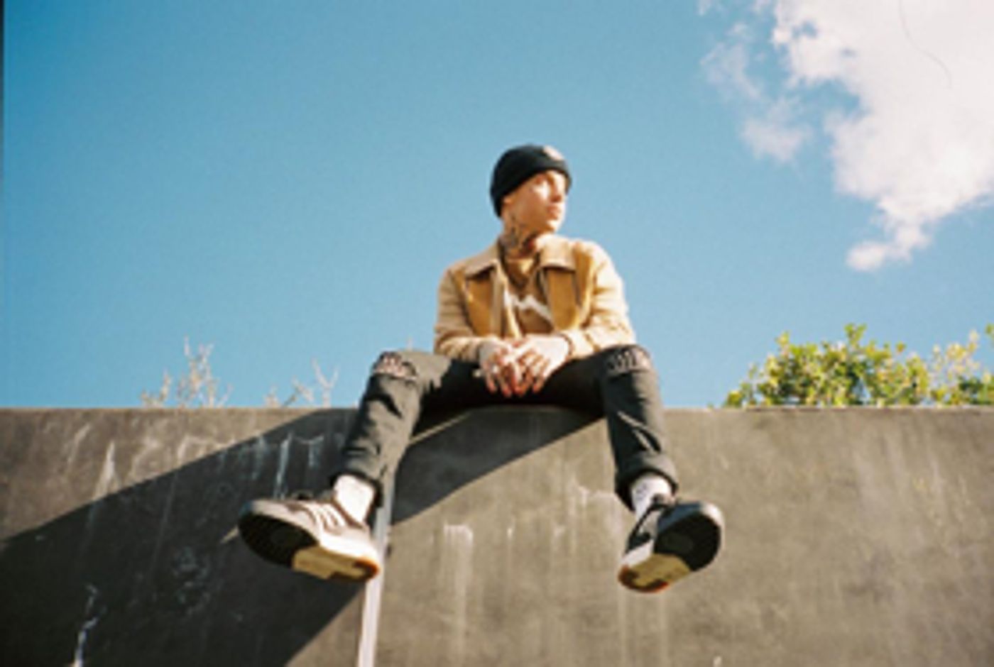 Blackbear Announces 'Dead 2 The World' U.K. Tour  Image