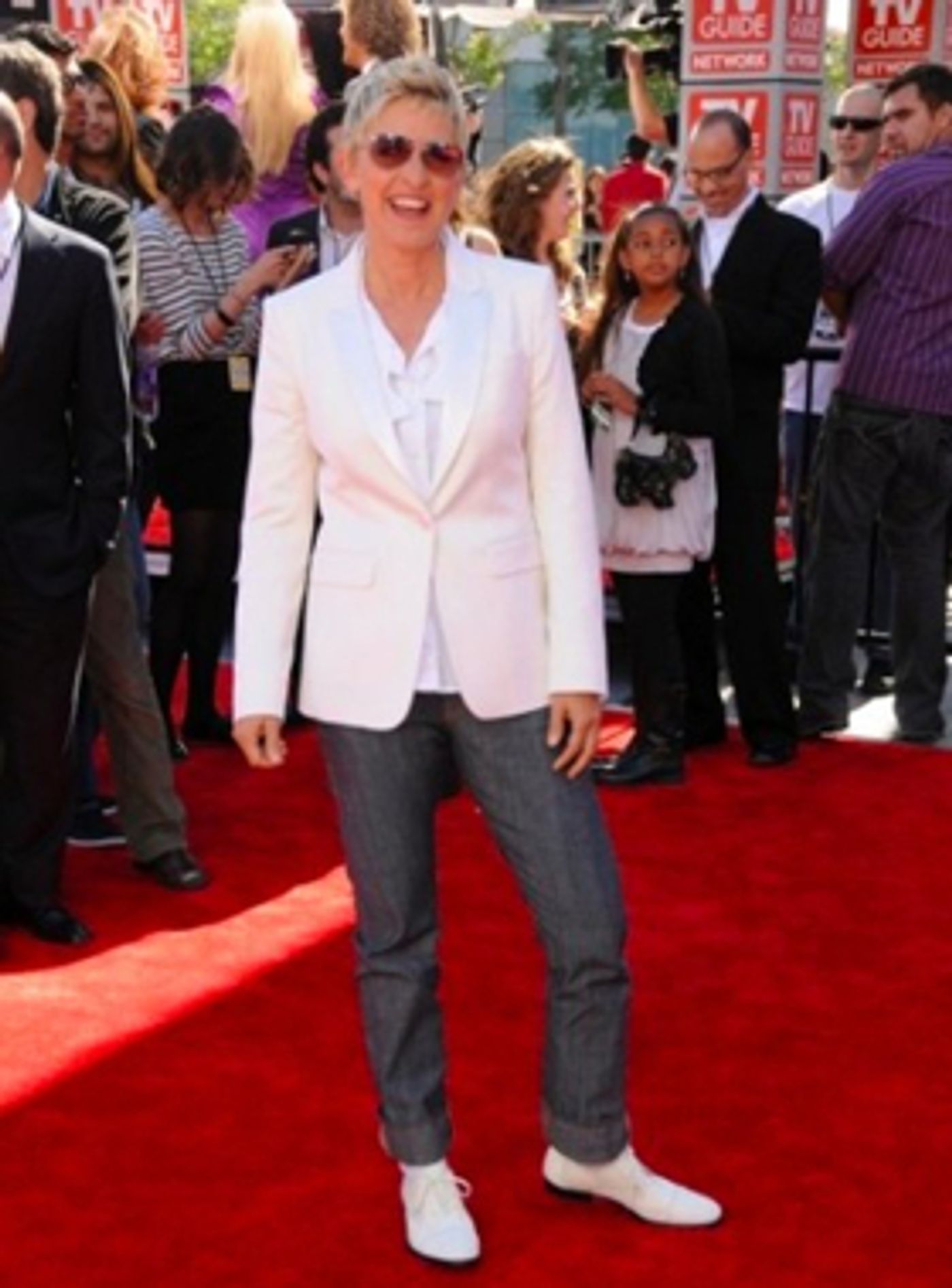 ELLEN'S GREATEST NIGHT OF GIVEAWAYS Will Come to NBC For the 2019 Holiday Season  Image