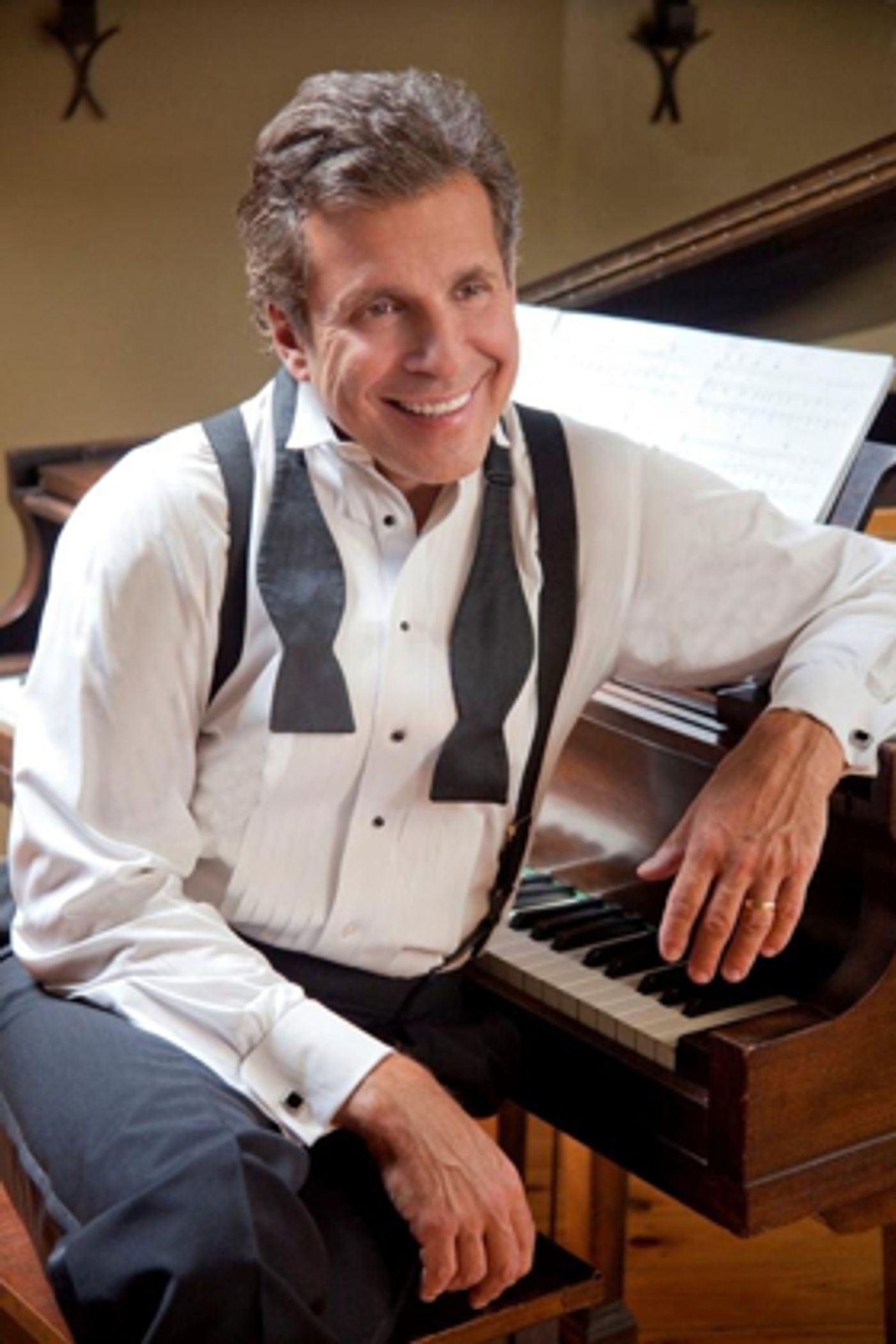 Jake Ehrenreich's A TREASURY OF JEWISH CHRISTMAS SONGS Comes to Florida Jake Ehrenreich's A TREASURY OF JEWISH CHRISTMAS SONGS Comes to Florida Image