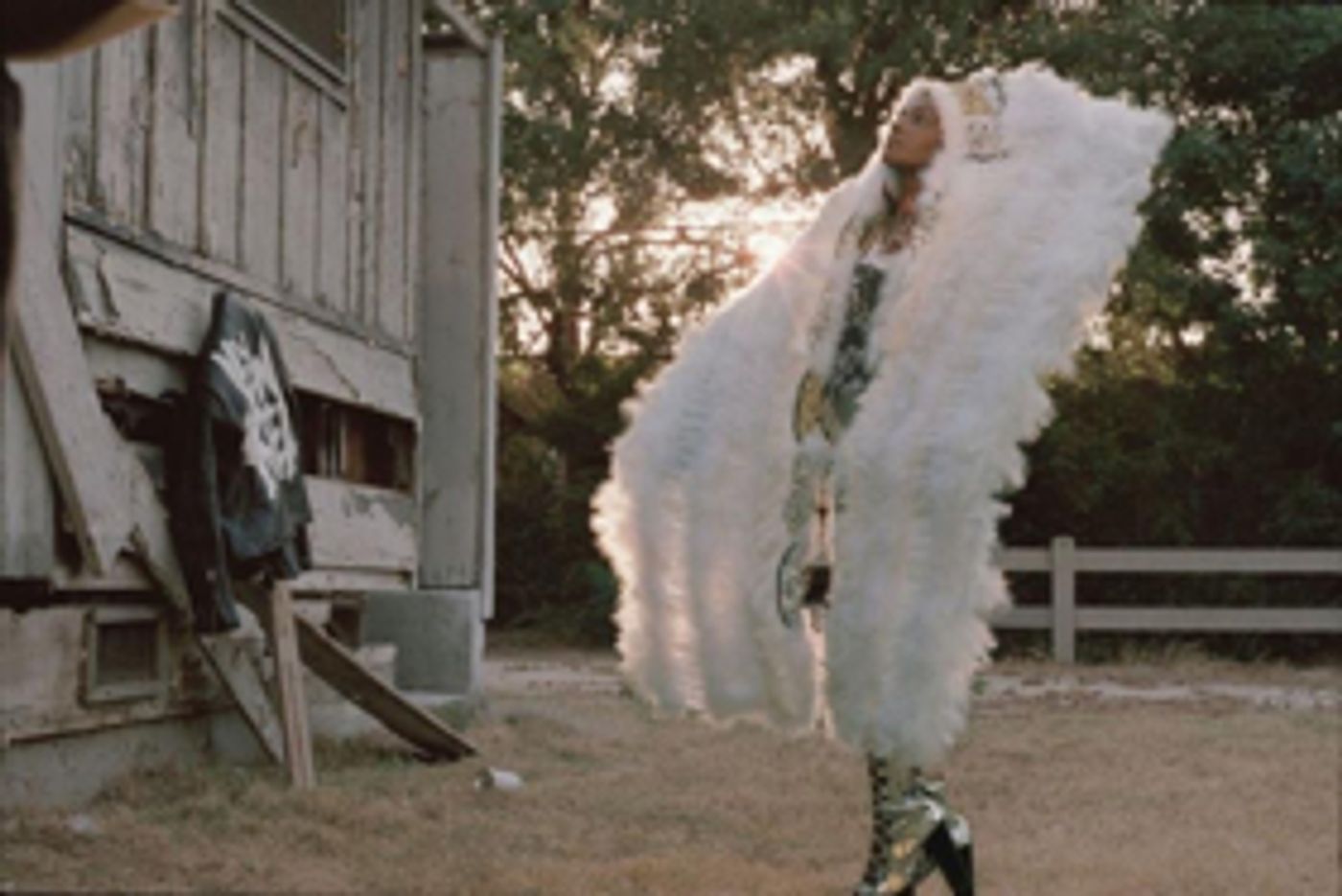 DAWN Announces Intimate Venue Tour With Kimbra  Image