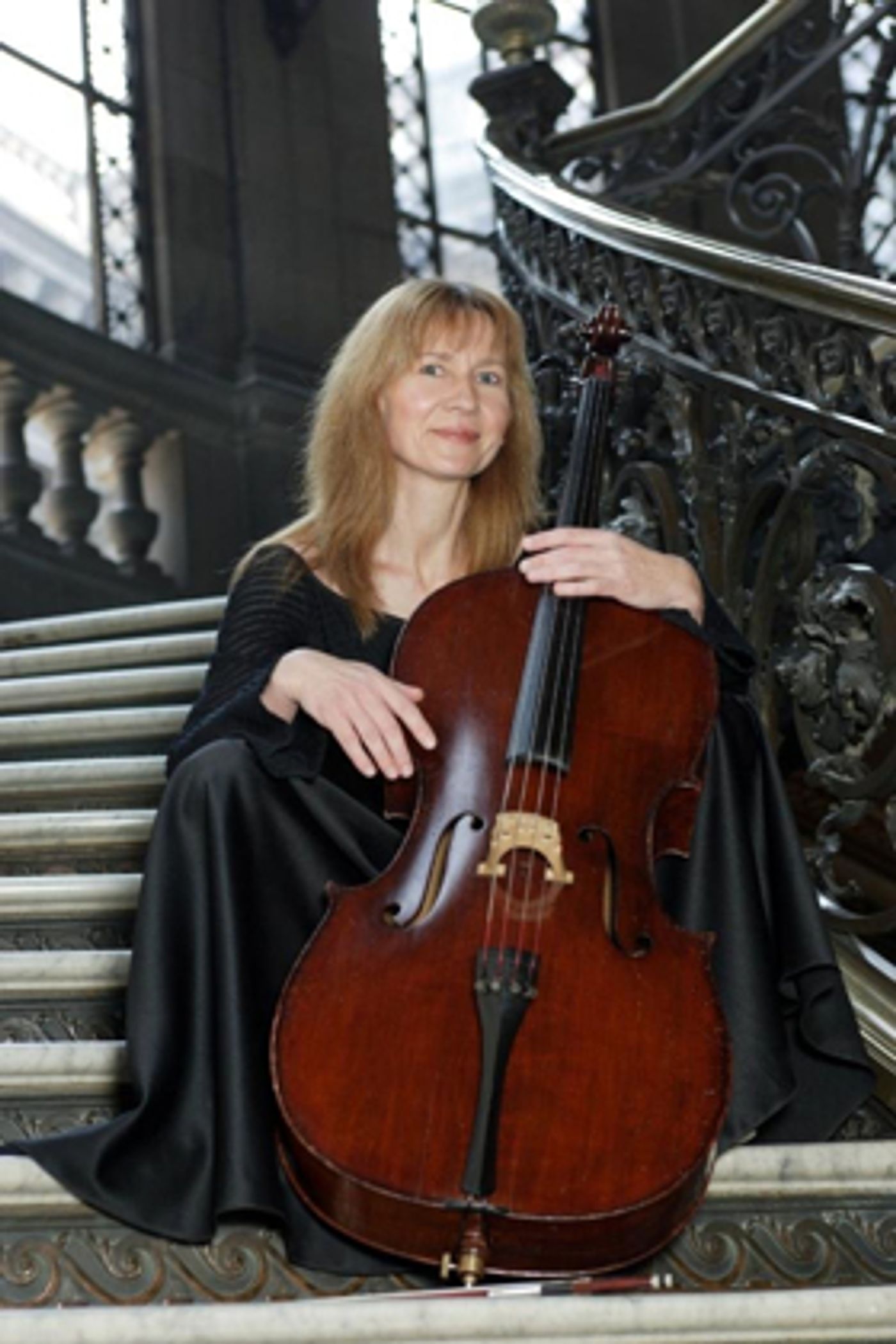 La violonchelista Bozena Slawinska interpretará suites de Johann Sebastian Bach La violonchelista Bozena Slawinska interpretará suites de Johann Sebastian Bach Image