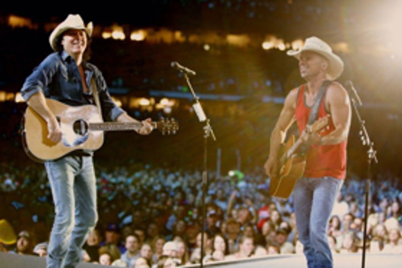 David Lee Murphy & Kenny Chesney's Duet EVERYTHING'S GONNA BE ALRIGHT Hits the Top 5 This Week David Lee Murphy & Kenny Chesney's Duet EVERYTHING'S GONNA BE ALRIGHT Hits the Top 5 This Week Image