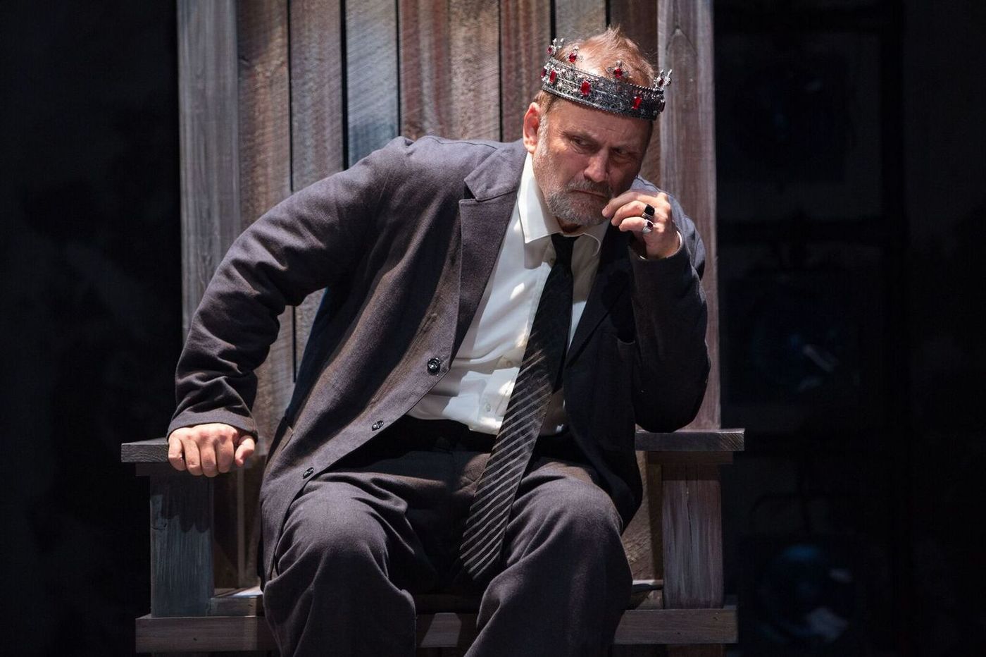 Review: Thought-Provoking and Stunning KING JOHN at Folger Theatre  Image