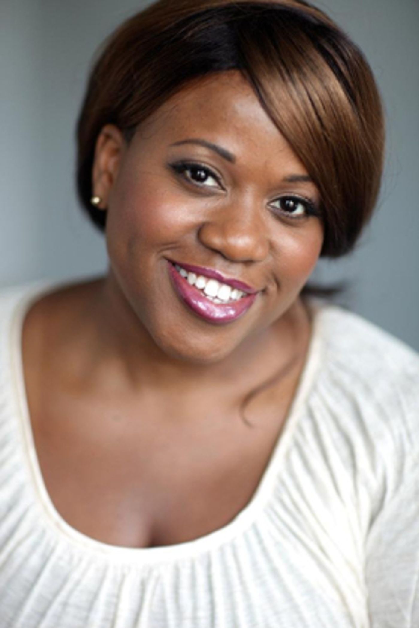 THE FRIDAY SIX: Get to Know Your Favorite Broadway Stars- COME FROM AWAY's Q. Smith!  Image